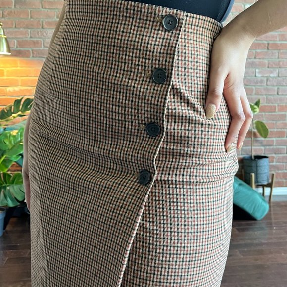 Uniqlo Plaid Print Skirt - Picture 3 of 3